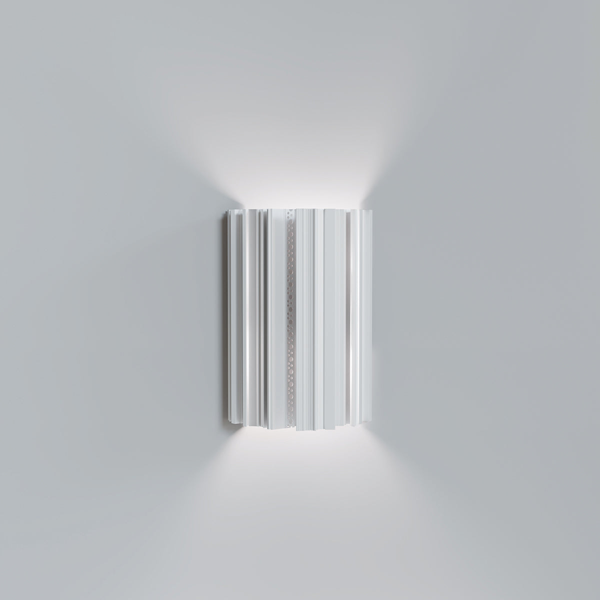 HIGH PROFILE Wall lamp